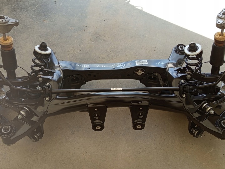 BMW OE 8837913 4' G22 CHÂSSIS CHÂSSIS BERCEAU POUTRE ARRIÈRE SUSPENSIONS ARRIÈRE