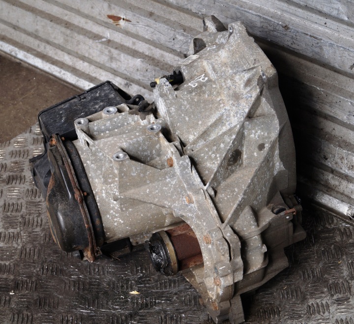 BOÎTE DE VITESSES FORD FIESTA MK7 1.25 82KM 8A6R7002JG 2012