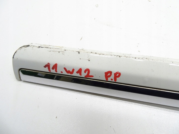 MOULURE PORTES DROITE DROIT AVANT VW PASSAT B7 LB9A BERLINE 3AA854940A