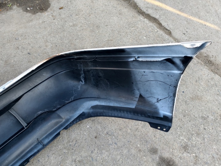 TOYOTA CARINA E BERLINE PARE-CHOCS ARRIÈRE ARRIÈRE VERS PEINTURE