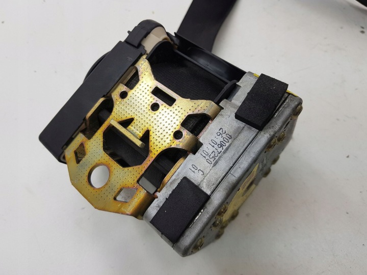 AUDI A6 S6 C5 4B ARRIÈRE CEINTURE DE SÉCURITÉ 2001 00067250C