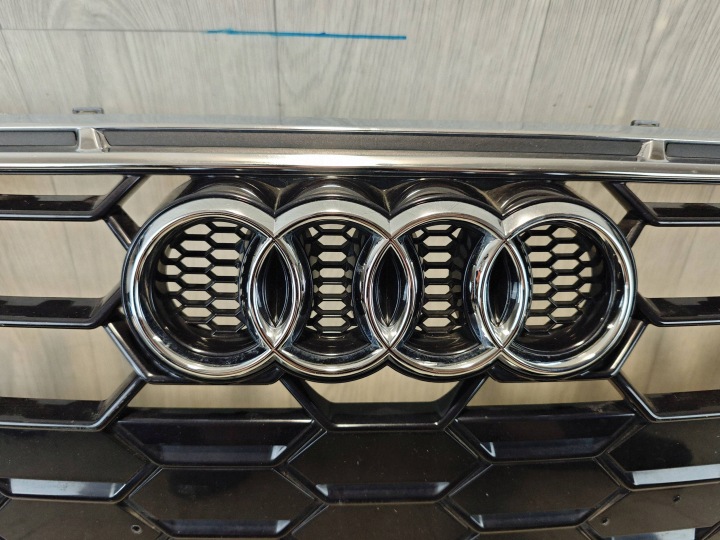 AUDI A5 8W S-LINE LIFT GRILLE CALANDRE RADIATEUR 8W6853651BL
