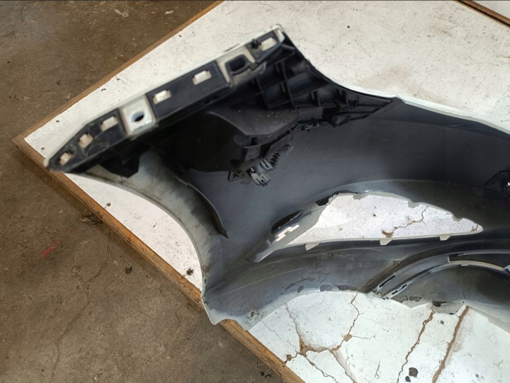 PARE-CHOCS GRILLE MERCEDES W176 AVANT NR W187