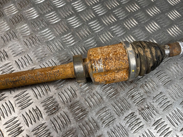 DEMI-ARBRE AVANT AVANT CÔTÉ DROITE RENAULT CAPTUR II 391002592R