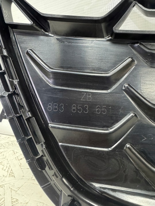 AUDI A5 B10 8B3 GRILLE CALANDRE AVANT 2025- OE AUDI NOIR EDITION
