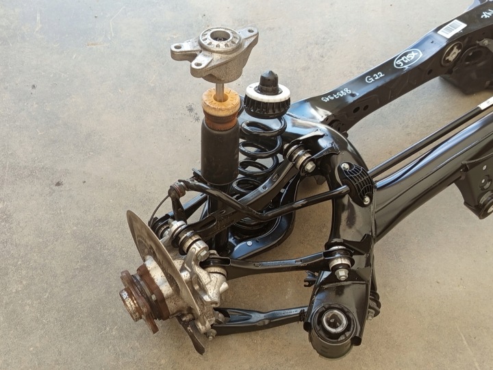 BMW OE 8837913 4' G22 CHÂSSIS CHÂSSIS BERCEAU POUTRE ARRIÈRE SUSPENSIONS ARRIÈRE