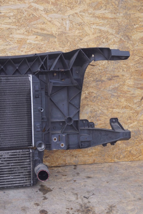 VW CRAFTER I 2.0D PANNEAU AVANT RADIATEURS (D789)