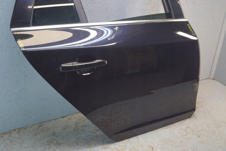 VOLVO V60 PORTES DROIT ARRIÈRE (D2067)