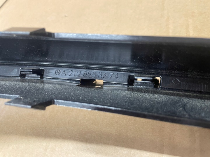 MERCEDES E CLASSE W212 6.3 AMG LIFT MOULURE PARE-CHOCS AVANT NEUF A2128853674