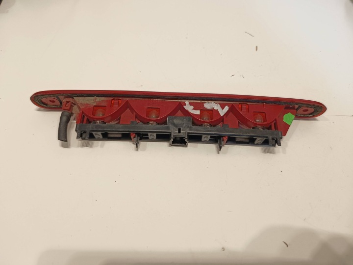 TROISIÈME LANTERNE STOP PEUGEOT 107