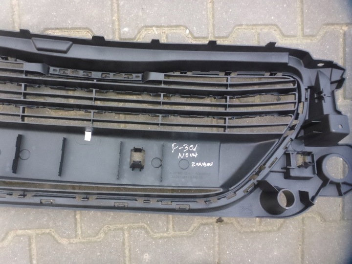 PEUGEOT 301 GRILLE CALANDRE RADIATEUR 9676946780 NEUF ORIGINAL