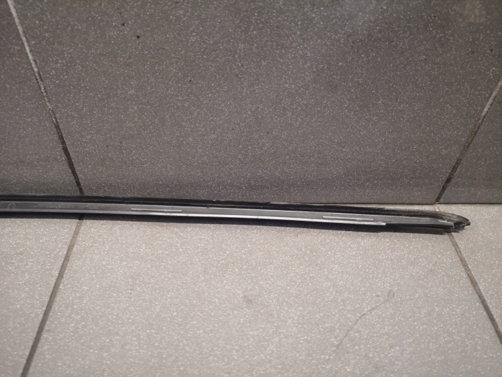 MOULURE PARE-BRISE GAUCHE AUDI A8 D3 4E0854327D