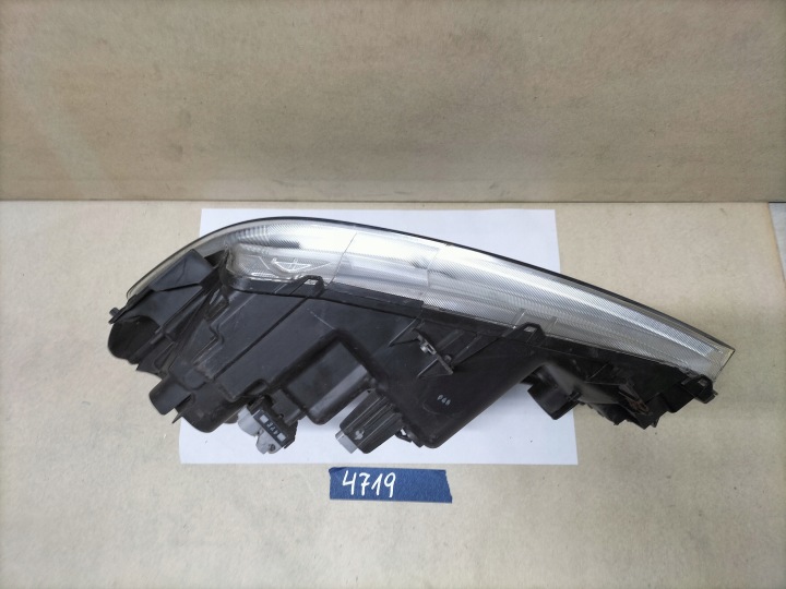 SUZUKI VITARA III PROJECTEUR DROIT (SZCZECIN-GORZOW- POZNAŃ 4719