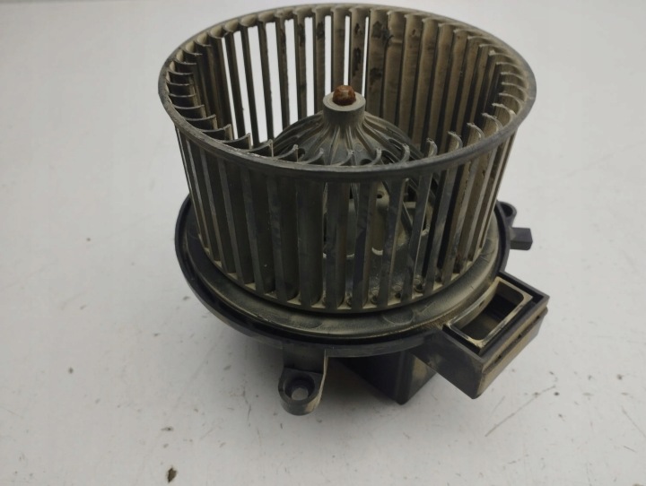 CHRYSLER TOWN COUNTRY V 2008 VENTILATEUR CONDUIT D'AIR 0701132570