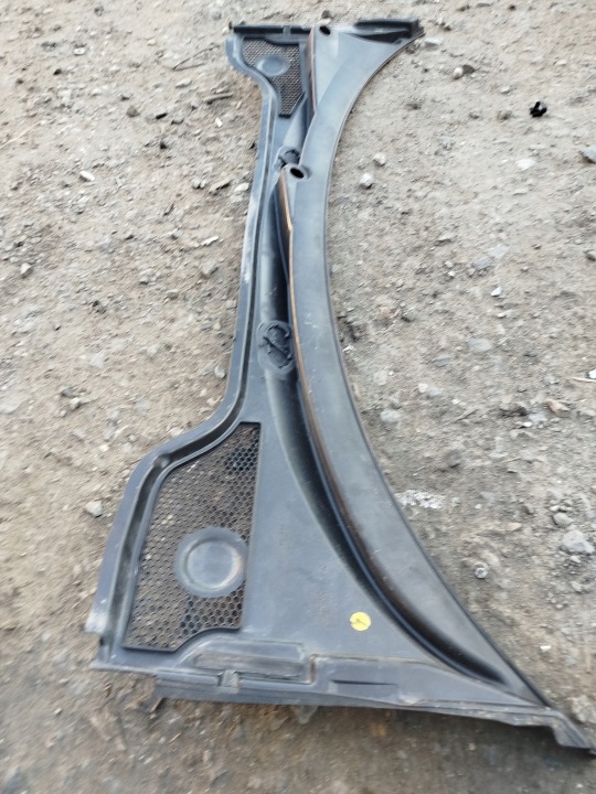 DOUBLURE DE PASSAGE DE ROUE AUDI A3 8P 8P1819415C