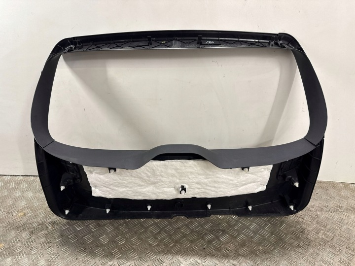 PLASTIQUES COUVERCLES DE COFFRE SUBARU IMPREZA V 94310FL00A