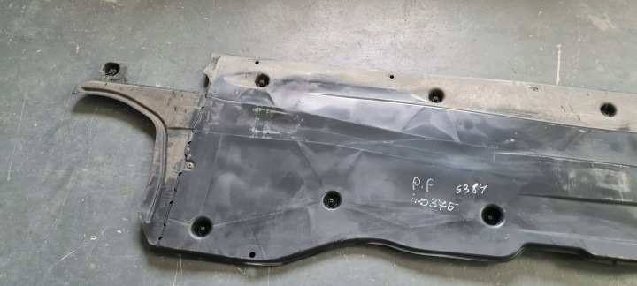 S3 8Y A3 LIFT PROTECTION CHÂSSIS PRZECIWBLOTOWA DROITE DROIT AVANT 5WA825202H