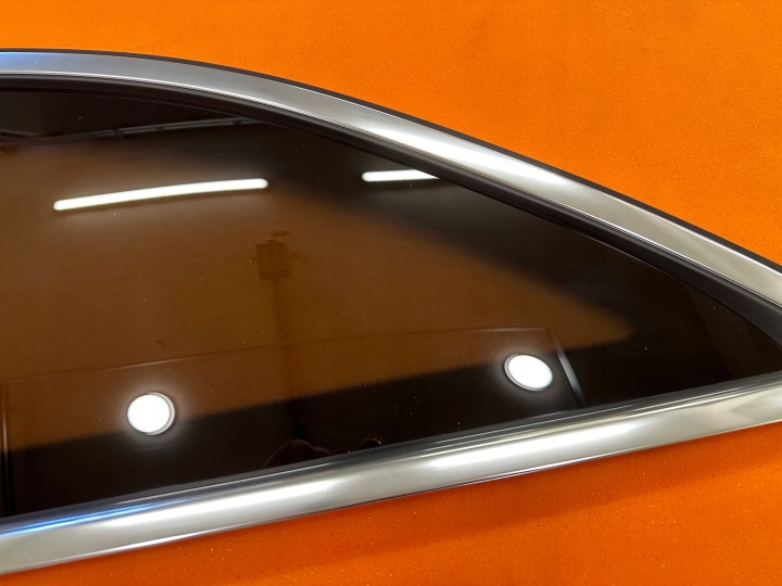 VITRE CARROSSERIE GAUCHE GAUCHE ARRIÈRE E CLASSE W213 LIFT UNIVERSEL 21R