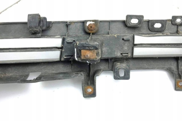 GRILLE PARE-CHOCS CENTRALE CITROËN C-CROSSER (EP_) 6402A117 2.2L DIESEL 115KW