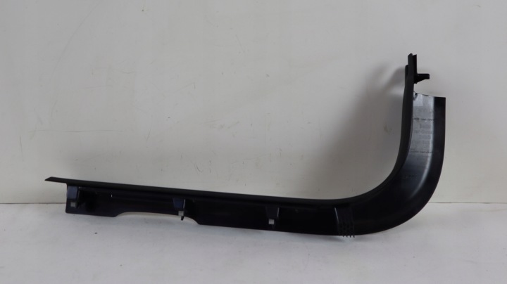 VOLVO V60 II MOULURE SEUIL DROITE AVANT 31468387