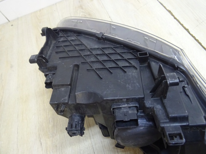 PHARE GAUCHE AVANT AVANT RENAULT MEGANE III LIFT 2013- 260605817R LLU