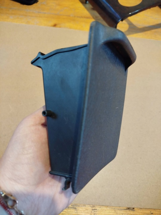BOÎTE À GANTS TOYOTA AVENSIS T220 5544105010