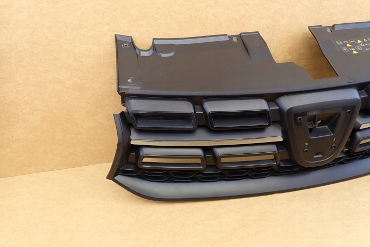 DACIA SANDERO 2 II LOGAN LIFT 16- GRILLE CALANDRE RADIATEUR 623107554R ENDOMMAGÉ