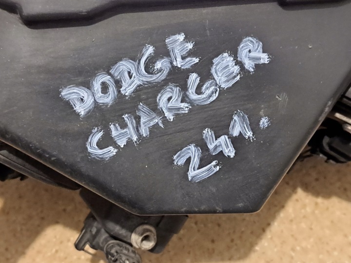 DODGE CHARGER PROJECTEUR GAUCHE FD05116203AD (241)