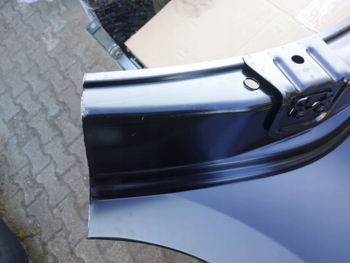 BRODERIE AILE DROIT ARRIÈRE RENAULT CLIO IV HAYON 760308516R
