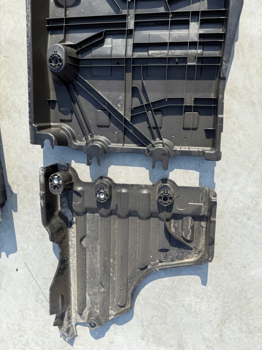 FIAT 600 25R PLAQUE PROTECTION INFÉRIEURE CHÂSSIS GAUCHE DROITE AVANT ARRIÈRE