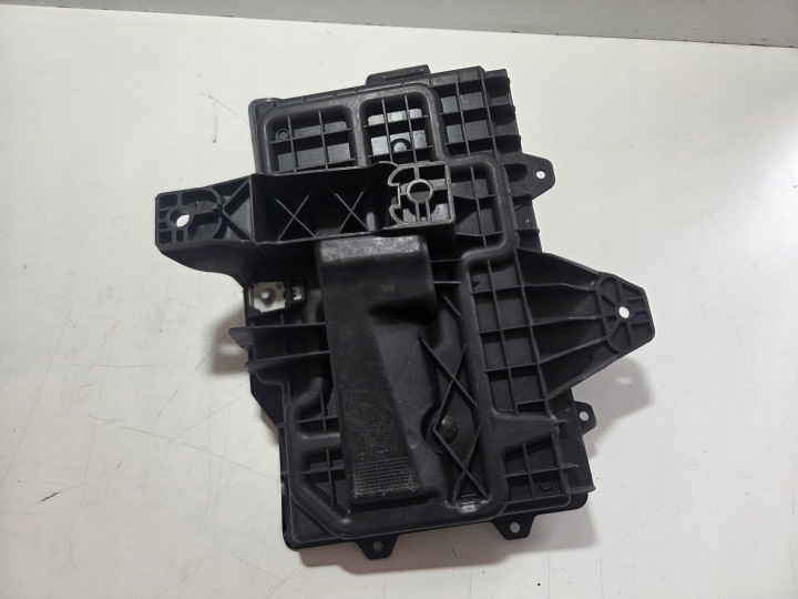 SUPPORT SOUS BATTERIE CHRYSLER PACIFICA 2017 68226079AD