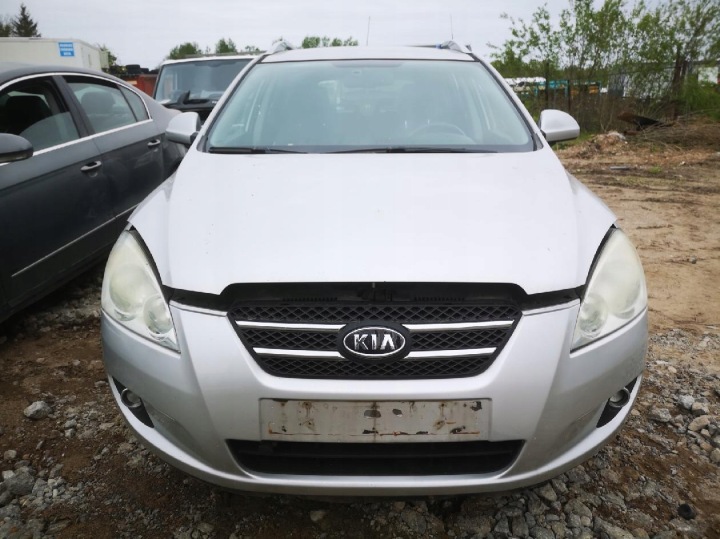 KIA CEED MOTEUR BOUCHONS RÉCHAUFFEURS 2007 1.6L AC1G2100