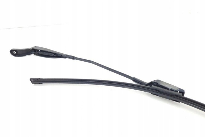 ESSUIE-GLACES AVANT PEUGEOT 208 9673291980 1.6L DIESEL 68KW 2013