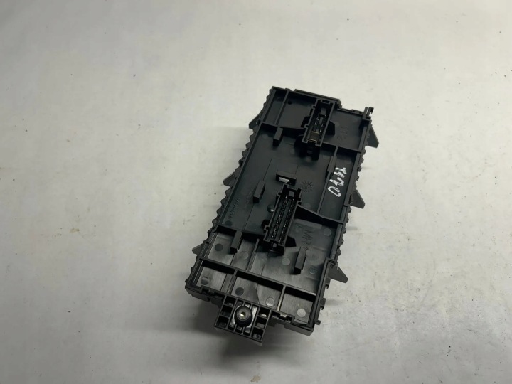 BOÎTE FUSIBLES MERCEDES-BENZ GL (X166) A1669063801 4.7L GASOLINE