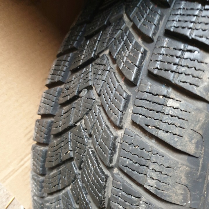 NISSAN QASHQAI 3 J12 21-24 RUEDAS JUKE 215/65R17 INVIERNO 