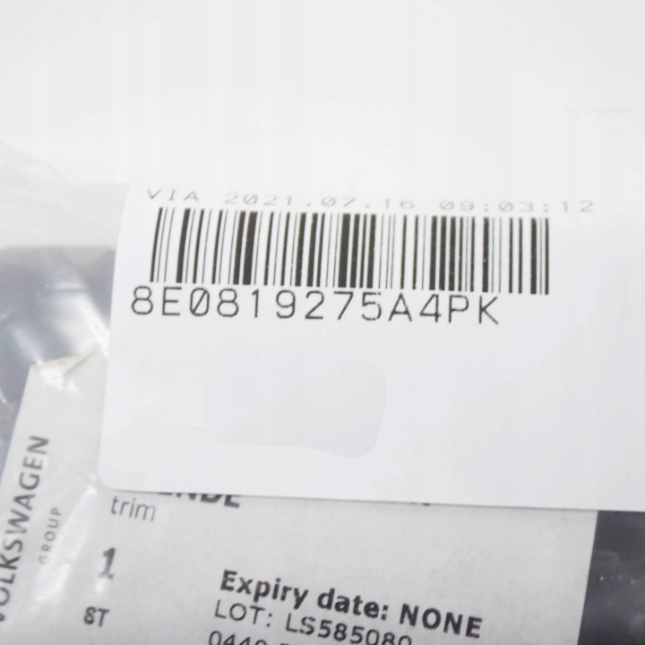 AUDI A3 8P GAUCHE EXTÉRIEUR MOULURE CONDUIT D'AIR SUR PIEDS 8E0819275A4PK
