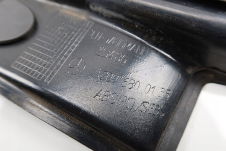 MERCEDES W209 CLK MOULURE SEUIL GAUCHE REVÊTEMENT SEUIL AVANT 2096800135