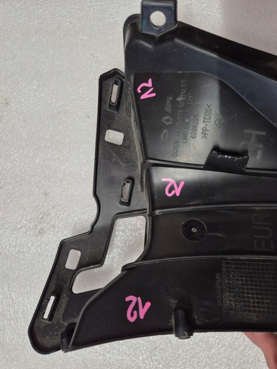 RENAULT ARKANA ADMISSION GAUCHE GUIDE D'AIR GAUCHE 628632671R OEM