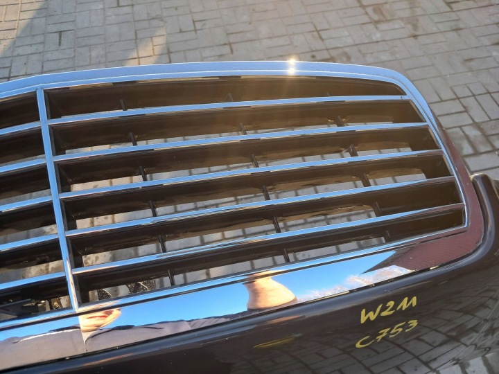MERCEDES-BENZ E CLASSE W211 COMPLÈTE CAPOT DANS COULEUR C753