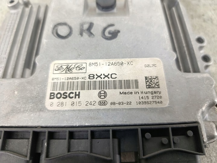 ORDINATEUR CONTRÔLEUR FORD FOCUS II RESTYLAGE 8M51-12A650-XC 0281015242 BOSCH 1.6