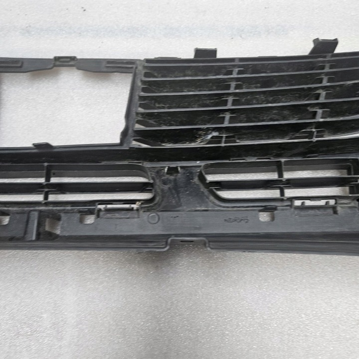 PEUGEOT 3008 II 16-19 GRILLE PARE-CHOCS AVANT 9811665777