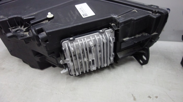 VOLVO XC40 II PHARE PHARES AVANT LED UK 31446781