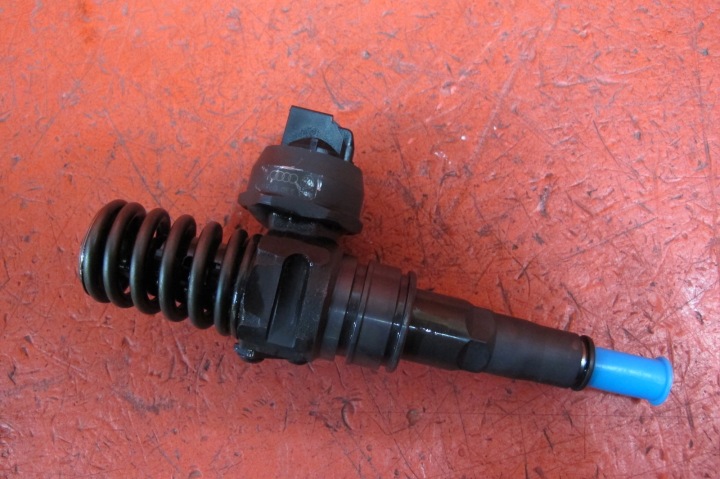 038130073BK 0414720306 POMPE À INJECTION 2.0 TDI INJECTEUR BMP PASSAT B6 SUPERB