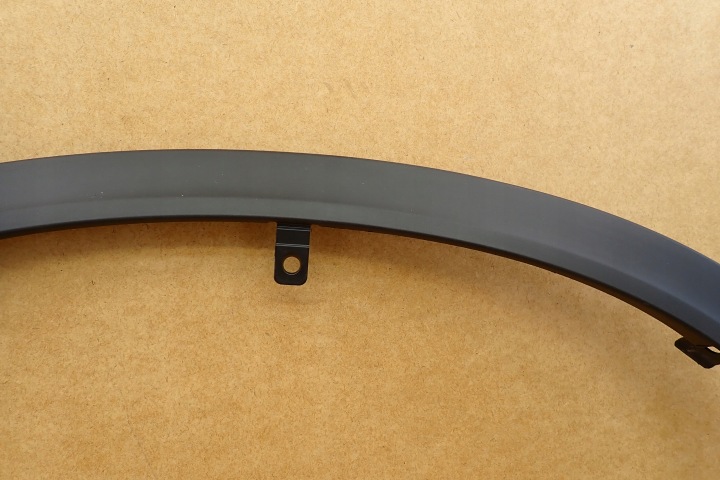 SUZUKI VITARA II 05- MOULURE GARDE-BOUE DROITE AVANT AVANT 7721154P0R OE