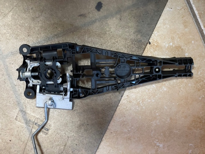 SERRURE DE PORTE DROIT ARRIÈRE ARRIÈRE OPEL MOKKA A X I 2012- 13579548 13579546