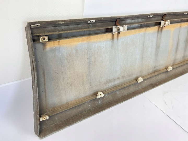 LARGE MOULURE LATÉRALE CHROME PORTES GAUCHE AVANT MERCEDES W124 1246901540