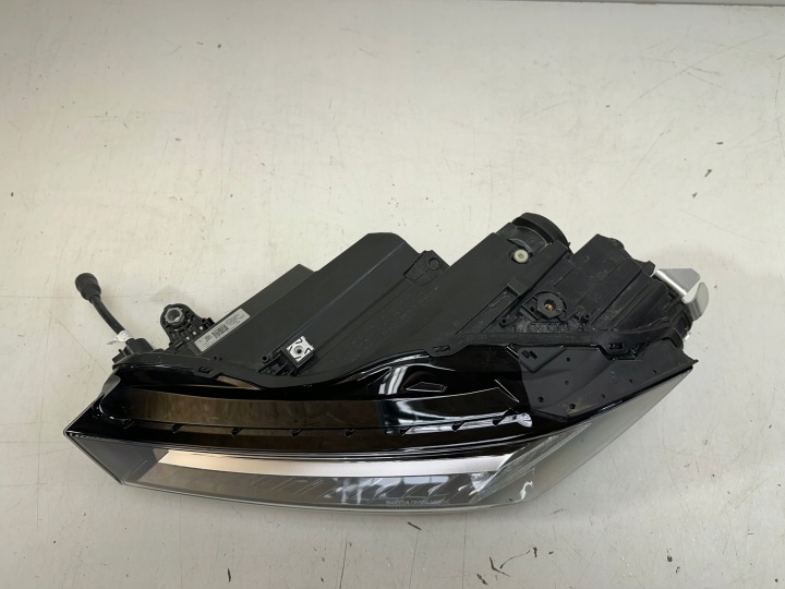 PHARE GAUCHE AVANT SKODA SUPERB IV COMPLET LED 3P1941015A