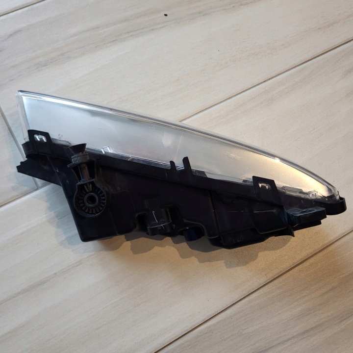 PHARES ANTIBROUILLARD GAUCHE BMW 90051531
