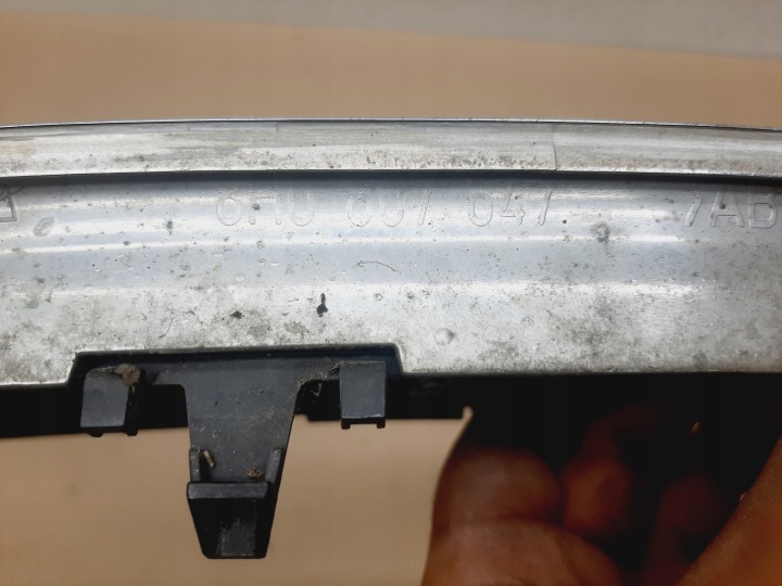 GRILLE INFÉRIEURE PARE-CHOCS CHROME AUDI A4 B6 CABRIO 8H0807647