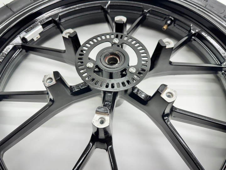 KOLO JANTE AVANT YAMAHA MT-125 MT125 YZF-R